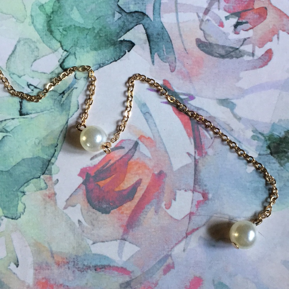 New! Backdrop Pearl Necklace - Picture 2 of 6